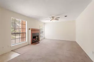 2401 Sycamore Ave, Huntsville, TX 77340 - Photo 5