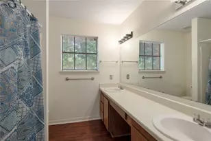 2401 Sycamore Ave, Huntsville, TX 77340 - Photo 15