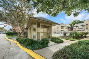 11201 Lynbrook Dr, Houston, TX 77042 - Photo 37