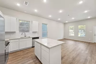 8685 Sassafras Street, Willis, TX 77318 - Photo 7