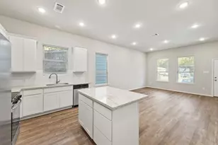 8685 Sassafras St, Willis, TX 77318 - Photo 7