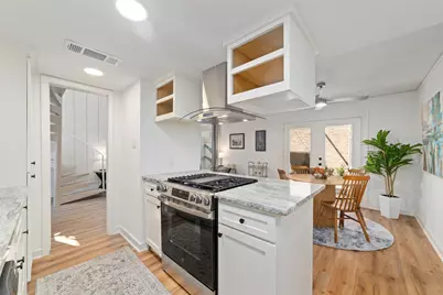 8211 Katy Freeway #23, Houston, TX 77024 - Photo 9