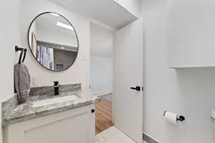 8211 Katy Fwy, Houston, TX 77024 - Photo 23