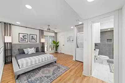 8211 Katy Freeway #23, Houston, TX 77024 - Photo 11