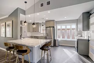 9326 Meadowcroft Dr, Houston, TX 77063 - Photo 11