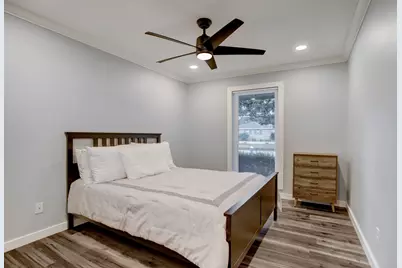9326 Meadowcroft Drive, Houston, TX 77063 - Photo 15