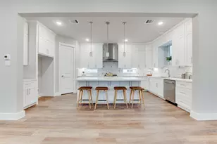 1422 W 34th 1/2 St, Houston, TX 77018 - Photo 11