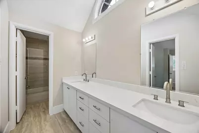9407 Cranleigh Court, Houston, TX 77096 - Photo 35