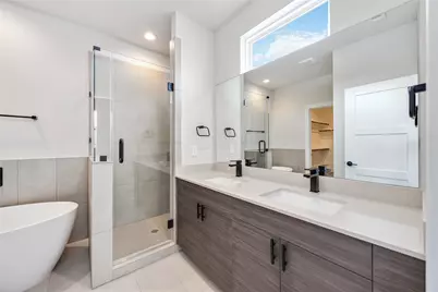 318 Charlock Street, Houston, TX 77022 - Photo 9