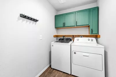 8402 Philox Park Court, Rosharon, TX 77583 - Photo 11
