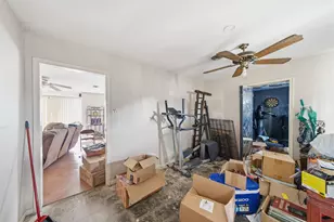 10710 Segrest Dr, Houston, TX 77047 - Photo 7
