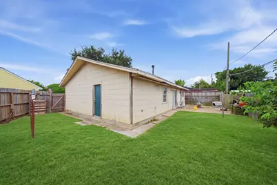 10710 Segrest Drive, Houston, TX 77047 - Photo 19