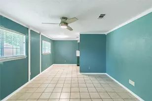 12906 Southspring Dr, Houston, TX 77047 - Photo 9