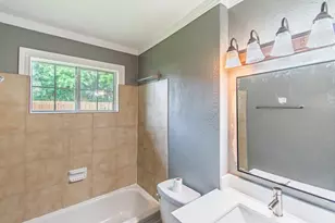 12906 Southspring Dr, Houston, TX 77047 - Photo 17