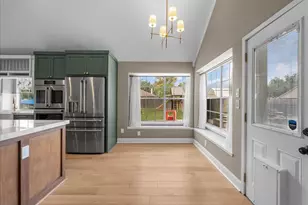 3925 Larkspur St, Alvin, TX 77511 - Photo 11