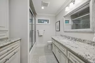 23 Hickory Ridge Dr, Houston, TX 77024 - Photo 35