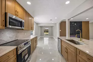11027 Sagehill Dr, Houston, TX 77089 - Photo 3