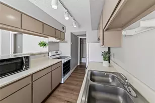 2750 Holly Hall St, Houston, TX 77054 - Photo 17