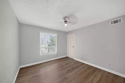 2750 Holly Hall Street #1308, Houston, TX 77054 - Photo 9