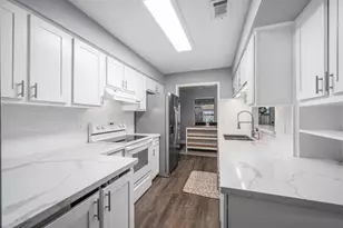 1371 Country Pl Dr, Houston, TX 77079 - Photo 9