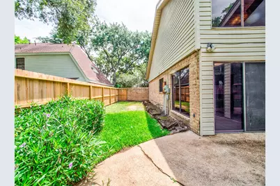 8022 La Brea Drive, Houston, TX 77083 - Photo 7
