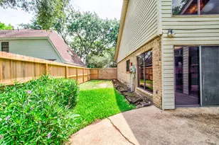 8022 La Brea Dr, Houston, TX 77083 - Photo 7
