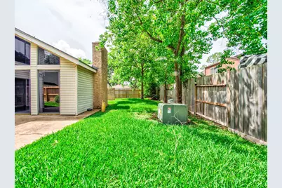 8022 La Brea Drive, Houston, TX 77083 - Photo 9