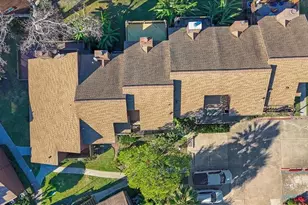 727 Davis Rd, League City, TX 77573 - Photo 3