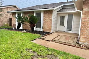 3007 Wagon Trail Dr, Sugar Land, TX 77479 - Photo 5