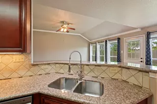 11719 Santa Fe Tr, Santa Fe, TX 77510 - Photo 13