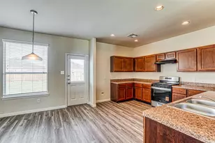 16 Leisure Shore Ct, Manvel, TX 77578 - Photo 3