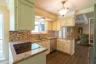 5105 Apple Springs Dr, Pearland, TX 77584 - Photo 11