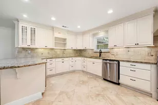 27202 Wells Ln, Conroe, TX 77385 - Photo 11