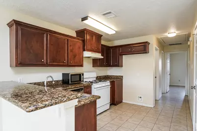 8424 Cannon Street, Houston, TX 77051 - Photo 9