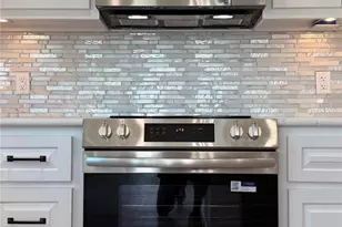 865 Palmetto Dr, Crystal Beach, TX 77650 - Photo 15