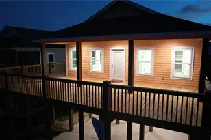 865 Palmetto Dr, Crystal Beach, TX 77650 - Photo 9