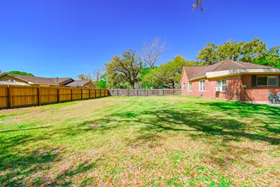 2801 Avenue I, Bay City, TX 77414 - Photo 3