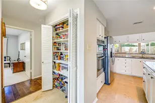 1843 Round Lake Dr, Houston, TX 77077 - Photo 17