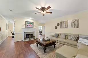 615 Cypress Ave, Fresno, TX 77545 - Photo 11