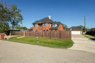 615 Cypress Ave, Fresno, TX 77545 - Photo 47