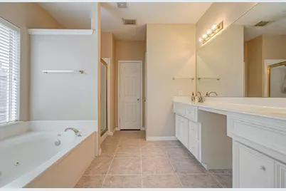 15919 Hurstfield Pointe Drive, Cypress, TX 77429 - Photo 23