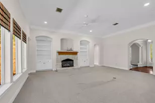 13275 Brookfield Ln, Conroe, TX 77302 - Photo 9