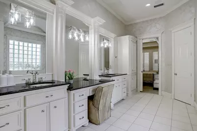 127 E Bracebridge Circle, The Woodlands, TX 77382 - Photo 17