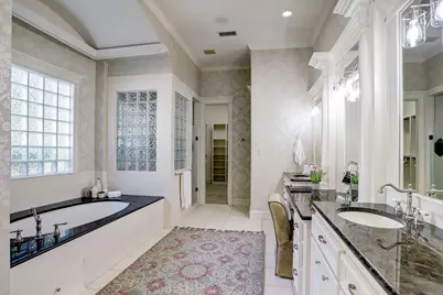 127 E Bracebridge Circle, The Woodlands, TX 77382 - Photo 15