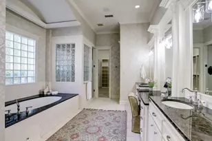 127 E Bracebridge Cir, The Woodlands, TX 77382 - Photo 15