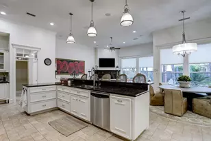 127 E Bracebridge Cir, The Woodlands, TX 77382 - Photo 19