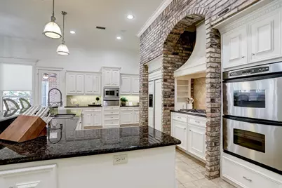 127 E Bracebridge Circle, The Woodlands, TX 77382 - Photo 21