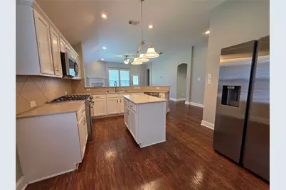 395 Livingstone Lane, League City, TX 77573 - Photo 3