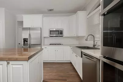 23 Shellbark, The Woodlands, TX 77382 - Photo 11