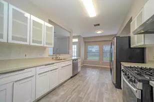 4610 Sunshine Dr, Sugar Land, TX 77479 - Photo 13